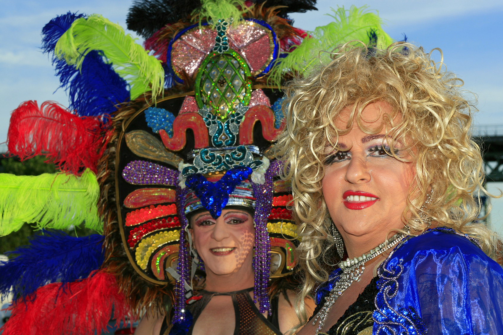 Quelques minutes avant le défilé de la Fierté gaie / Minutes before the Pride Parade