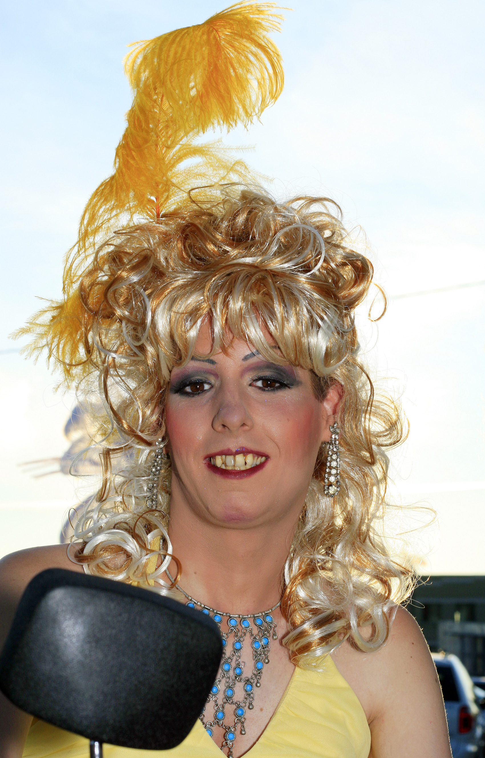 Quelques minutes avant le défilé de la Fierté gaie / Minutes before the Pride Parade