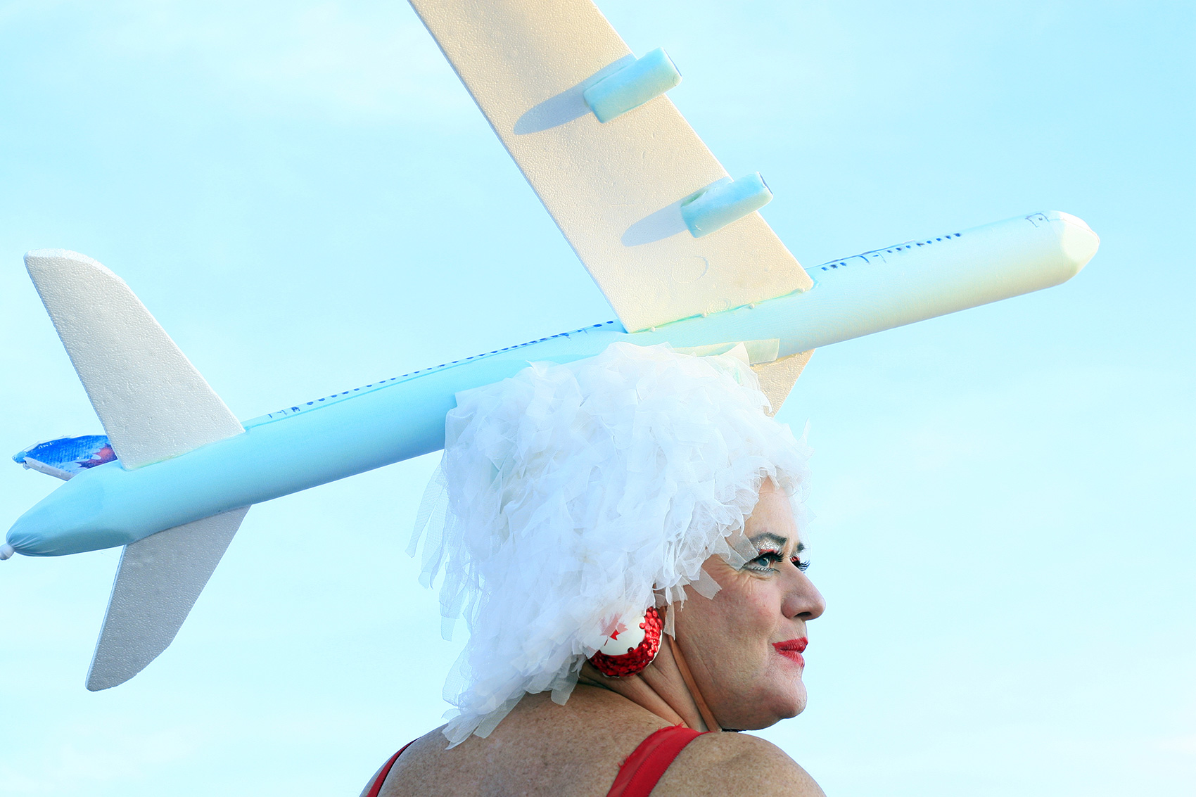 Quelques minutes avant le défilé de la Fierté gaie / Minutes before the Pride Parade