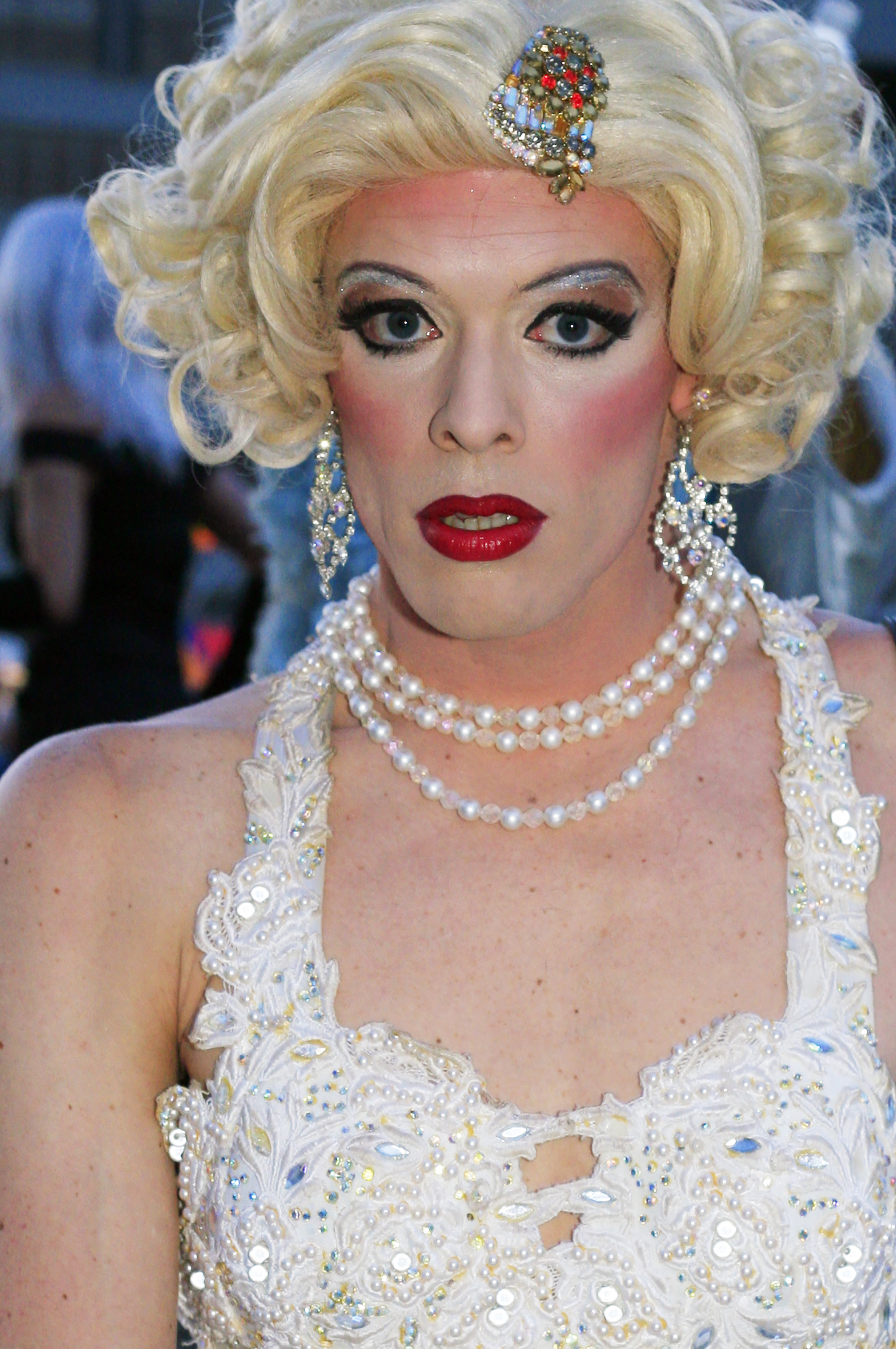 Quelques minutes avant le défilé de la Fierté gaie / Minutes before the Pride Parade