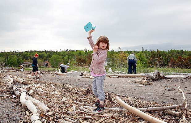 Opération nettoyage des berges du fleuve St-Laurent à St-Denis de la Bouteillerie